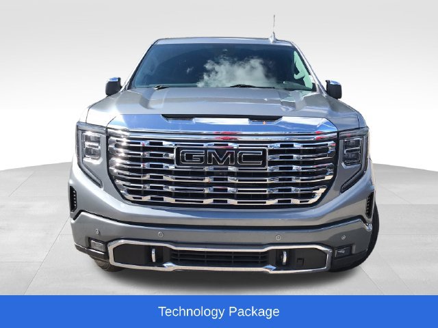 Used 2023 GMC Sierra 1500 Denali w/ Technology Package AWD/4WD image 3