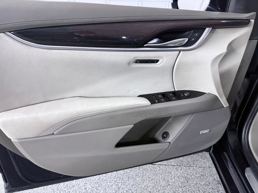 Used 2014 Cadillac XTS Platinum AWD/4WD image 18