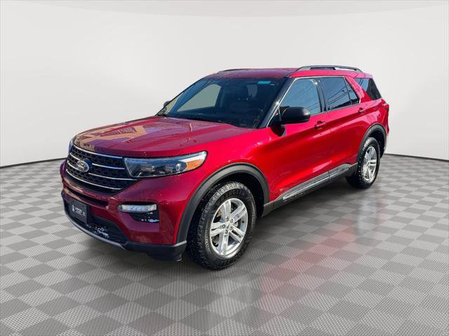 Used 2022 Ford Explorer XLT w/ Equipment Group 202A image 3