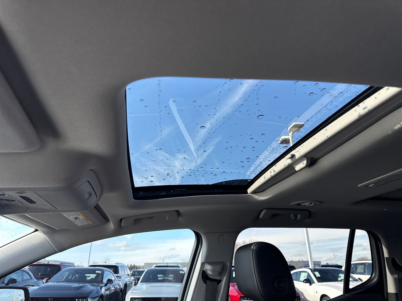 Used 2023 GMC Acadia SLT image 14