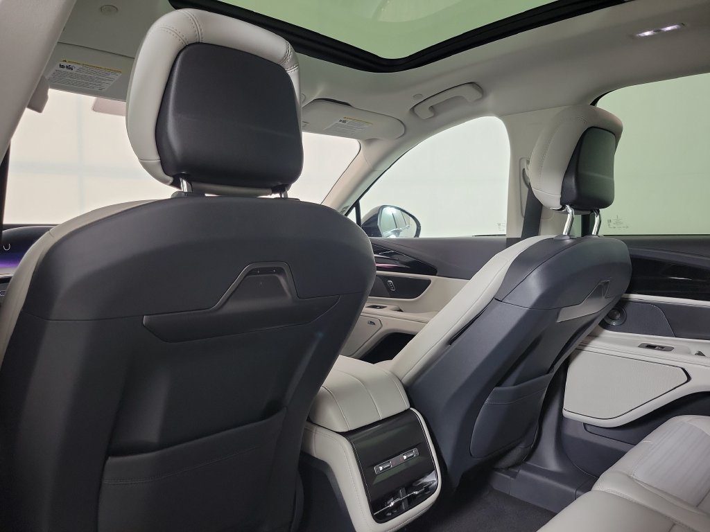 New 2026 Lincoln Nautilus Reserve w/ Jet Appearance Package AWD/4WD image 15