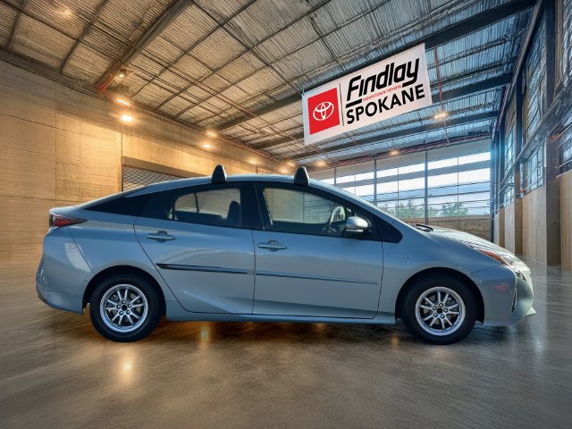 Used 2018 Toyota Prius Two w/ Prius Two Safety Plus Package FWD image 4