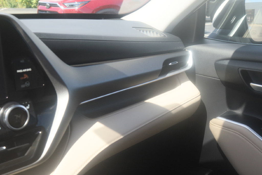 Used 2025 Toyota Highlander XLE AWD/4WD image 19