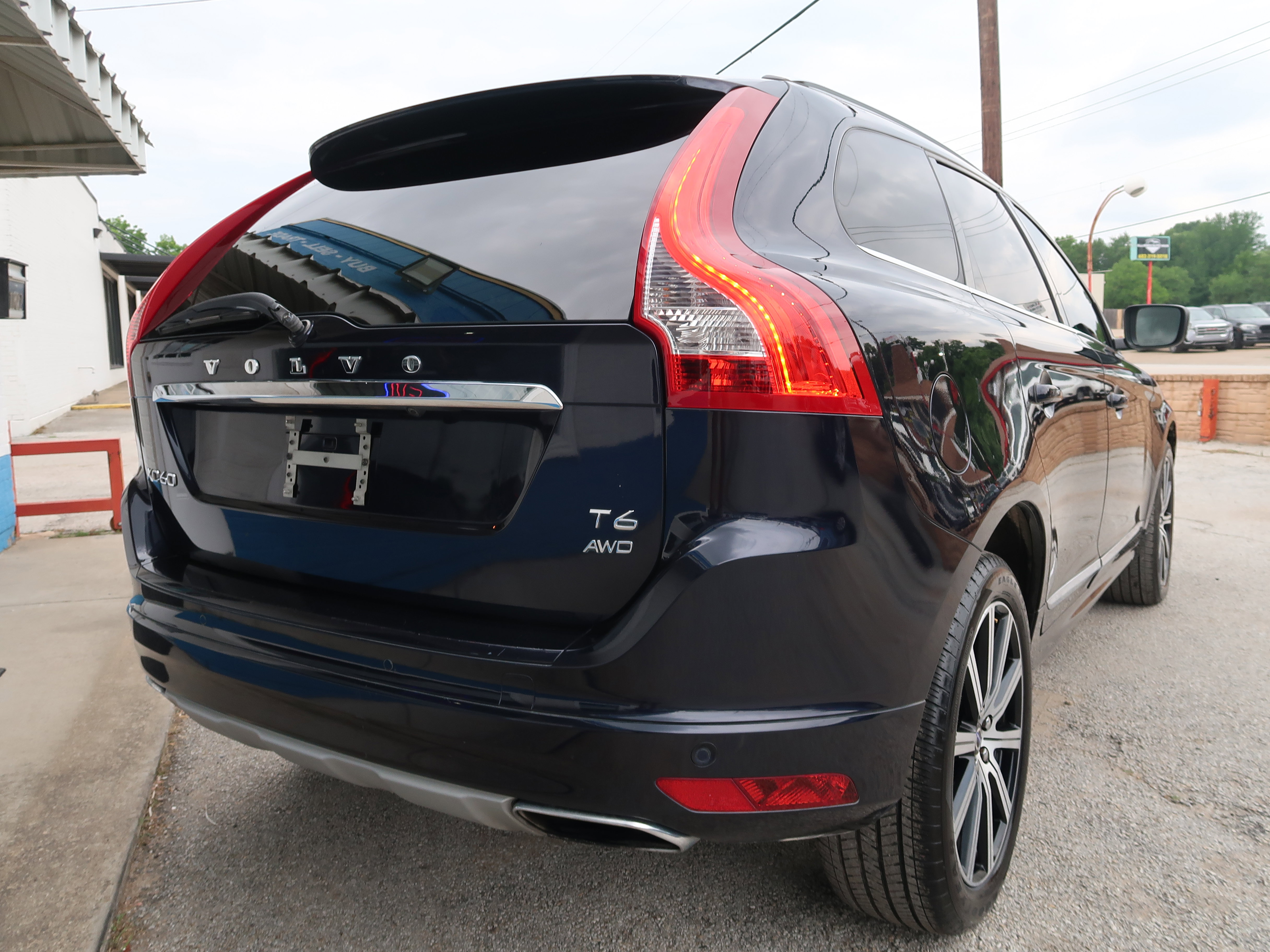 Used 2017 Volvo XC60 T6 Inscription w/ Preferred Option Package AWD/4WD image 8