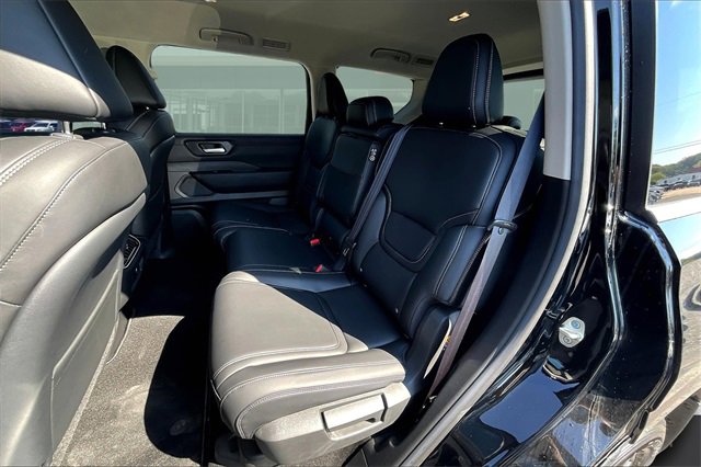 New 2026 Nissan Armada SV image 10