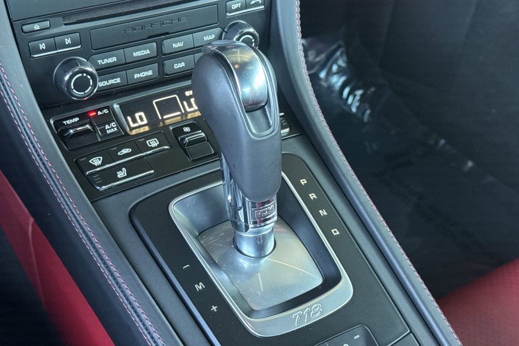 Used 2022 Porsche 718 Cayman RWD image 18