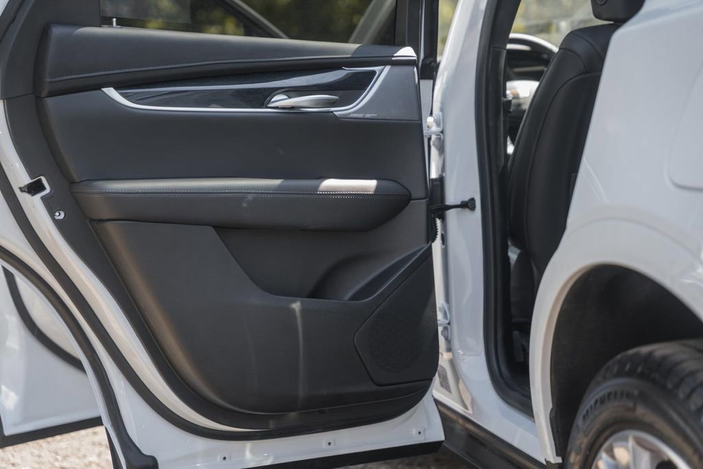 Used 2025 Cadillac XT5 Premium Luxury image 36