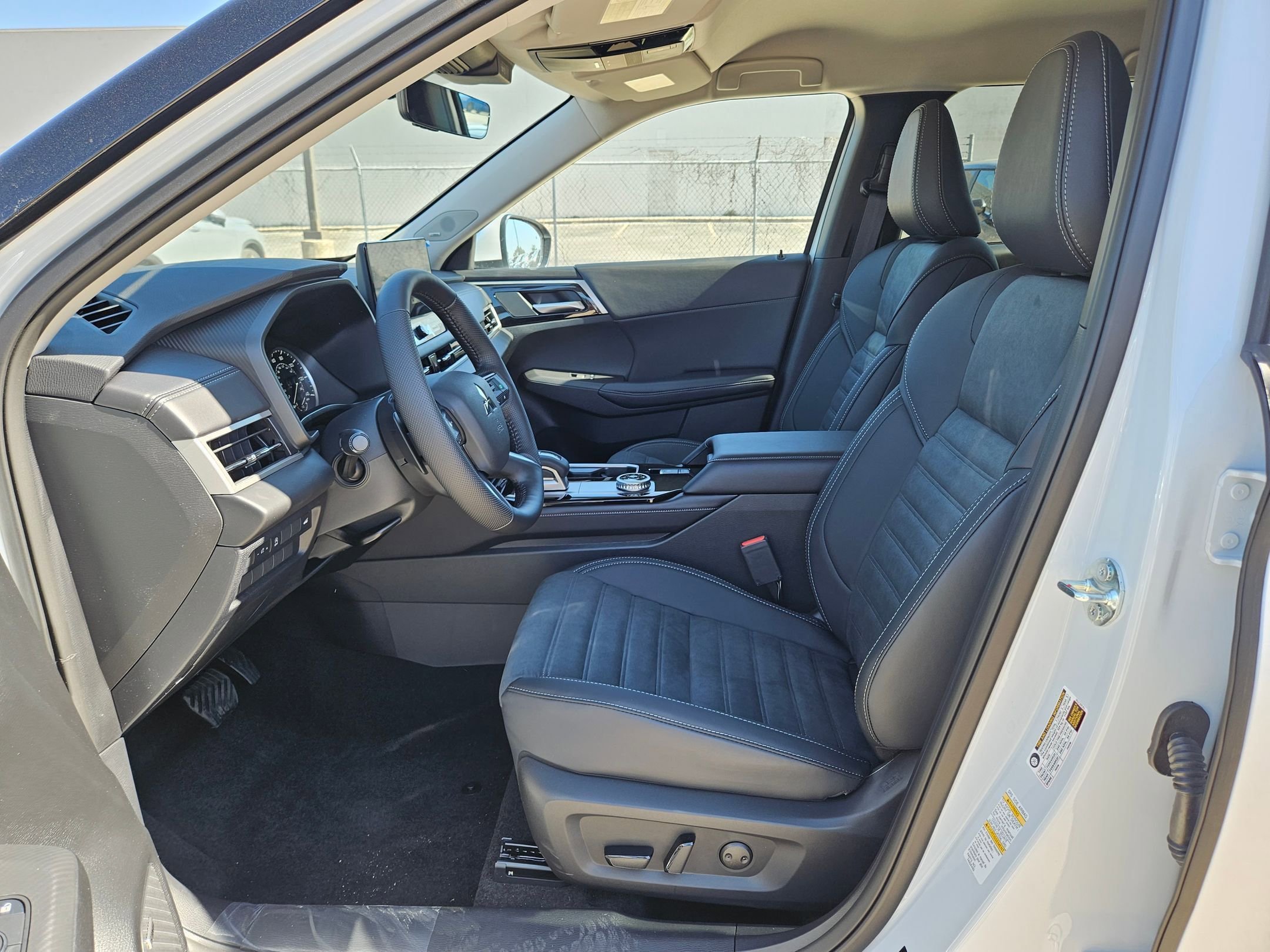 New 2026 Mitsubishi Outlander SE AWD/4WD image 9