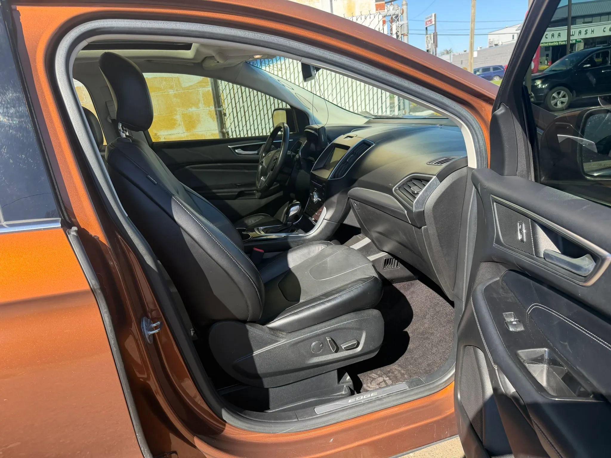 Used 2017 Ford Edge Titanium w/ Equipment Group 301A AWD/4WD image 11