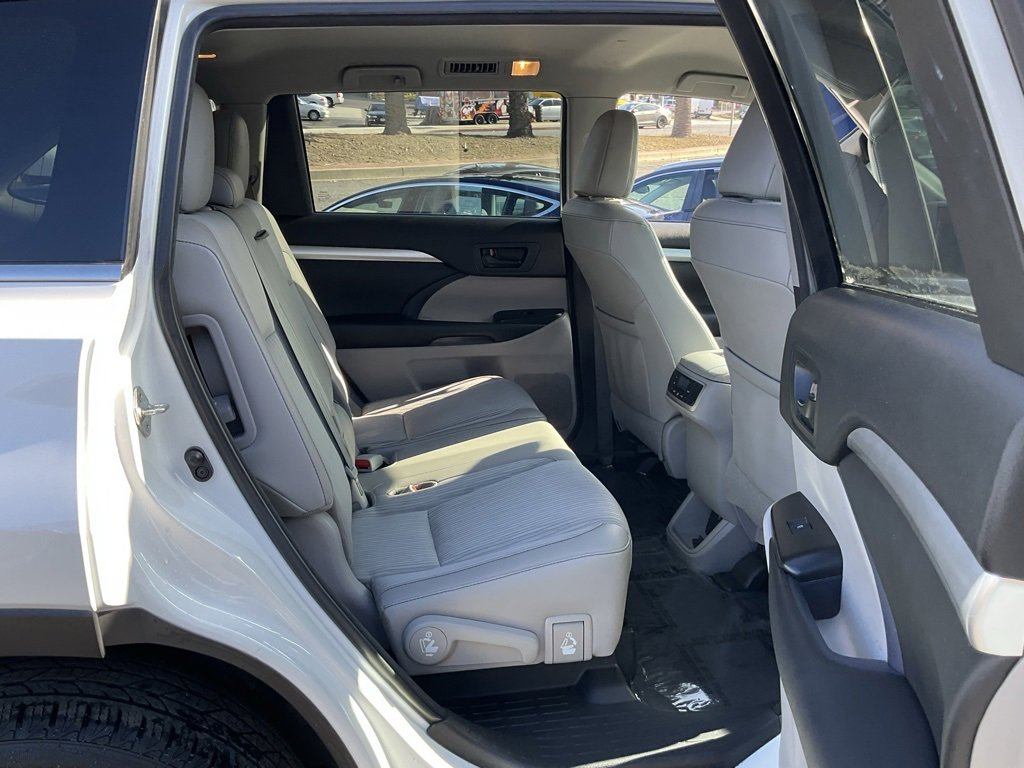 Used 2018 Toyota Highlander Plus image 51