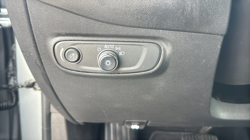 Used 2023 Chevrolet Equinox LS w/ LS Convenience Package AWD/4WD image 16