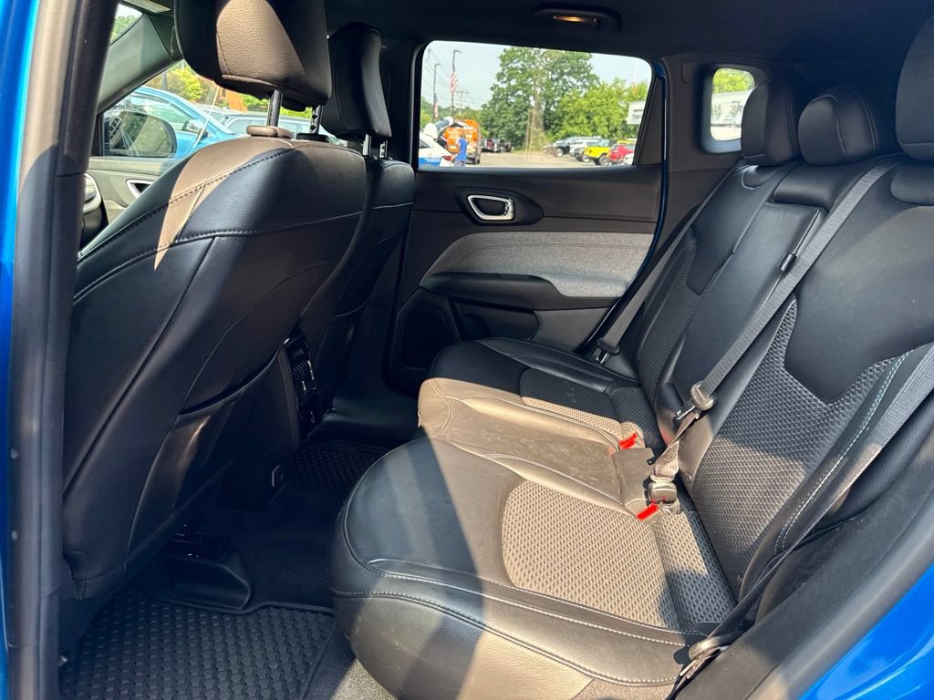 Used 2023 Jeep Compass Latitude w/ Convenience Group AWD/4WD image 12