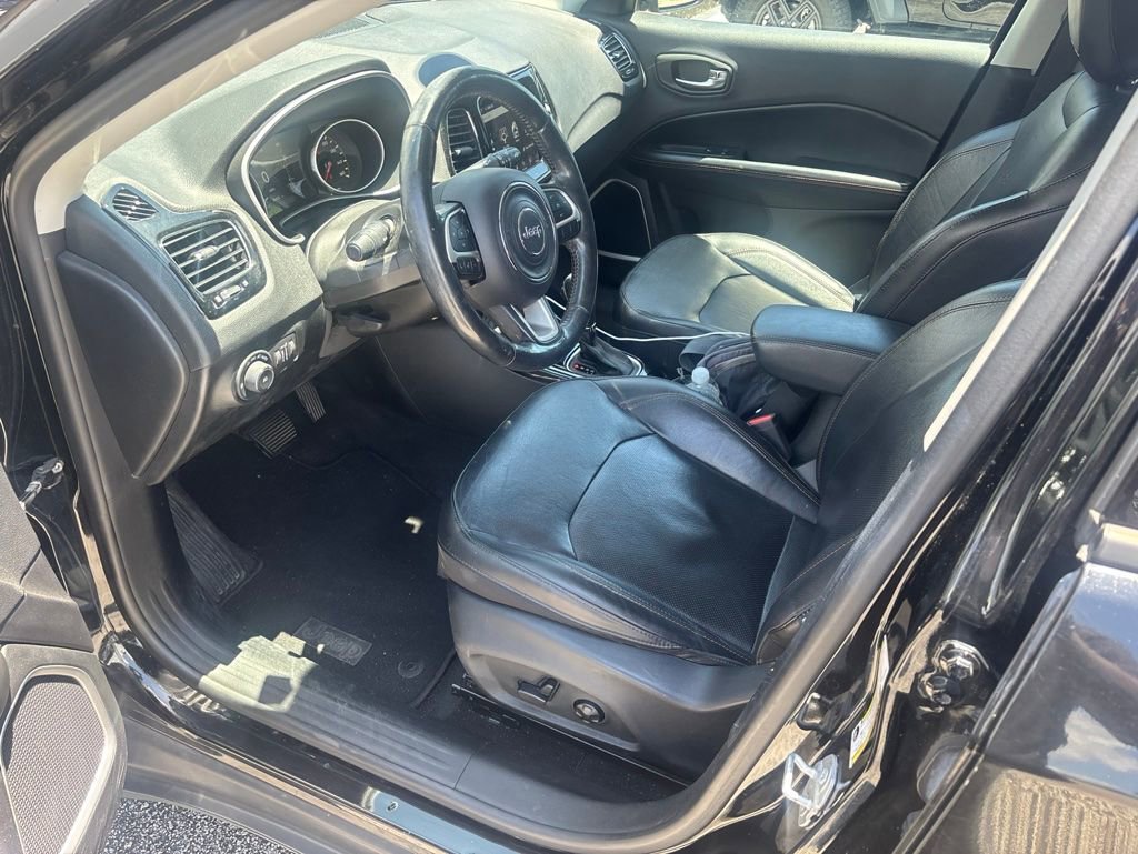 Used 2018 Jeep Compass Limited w/ Navigation Group AWD/4WD image 9