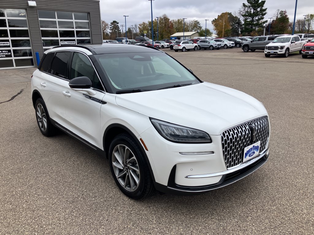 Used 2025 Lincoln Corsair AWD w/ Equipment Group 101A image 6