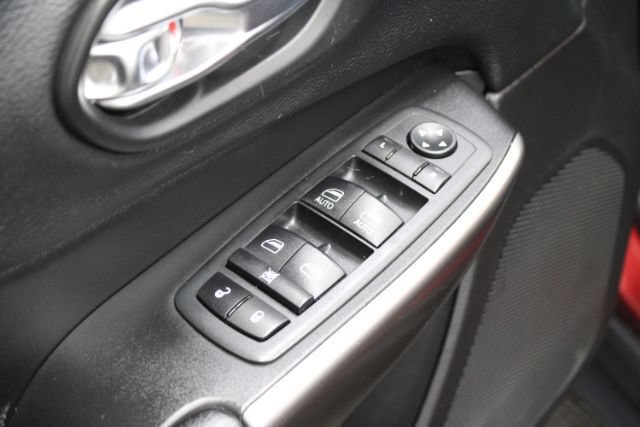 Used 2020 Jeep Cherokee Latitude Plus w/ Comfort/Convenience Group AWD/4WD image 12