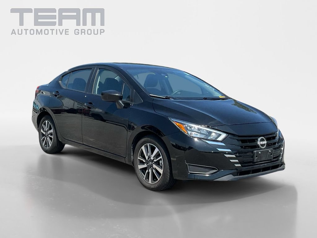 Used 2025 Nissan Versa SV FWD image 1