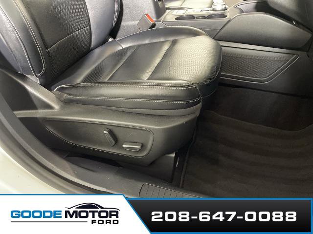 Certified 2022 Ford Escape Titanium w/ Class II Trailer Tow Package image 24