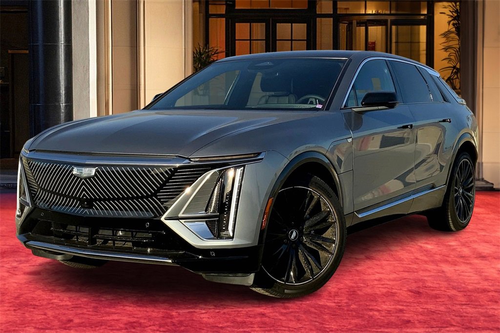 New 2025 Cadillac Lyriq Luxury