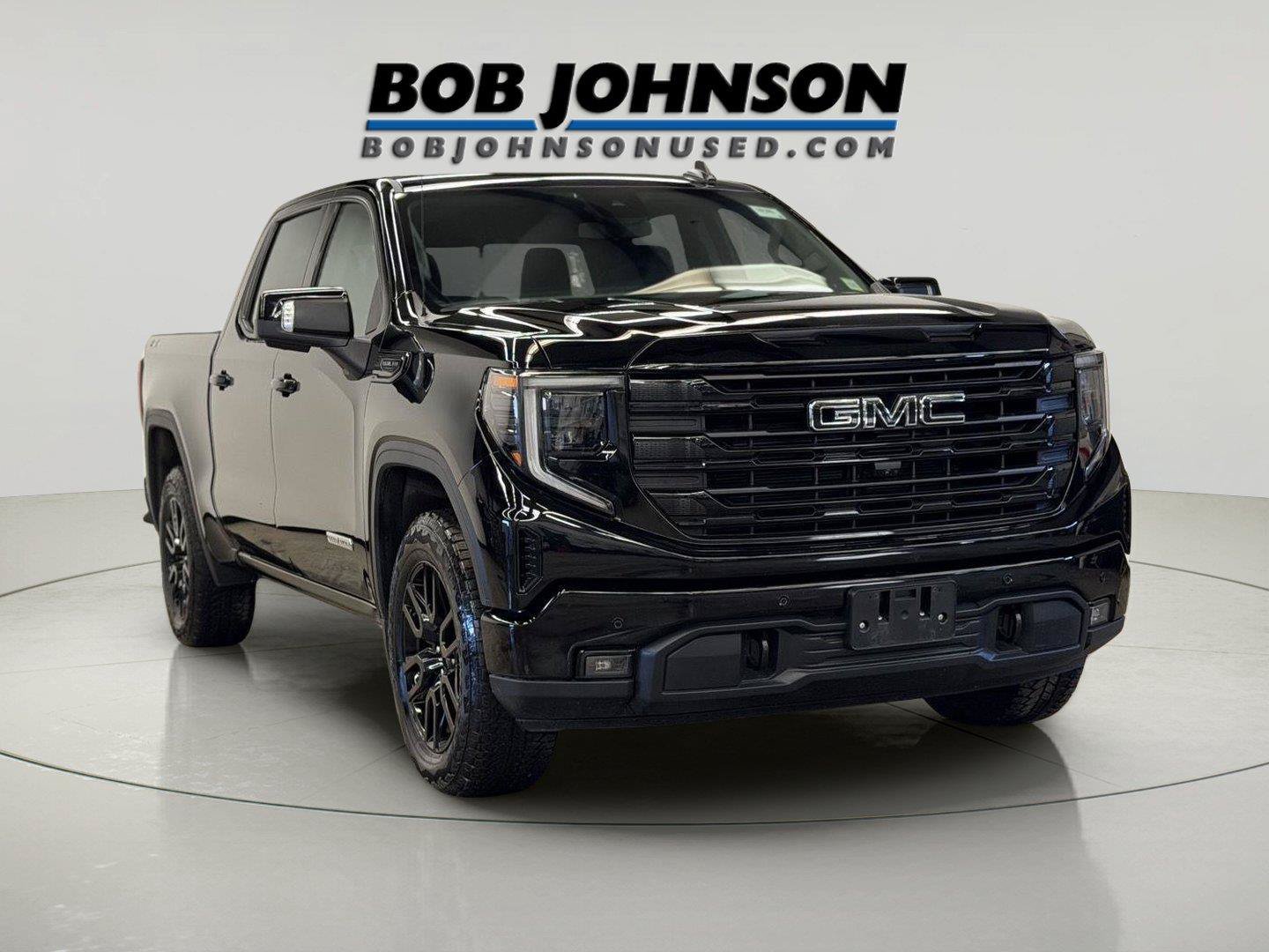 Used 2025 GMC Sierra 1500 Elevation w/ Preferred Package AWD/4WD image 3