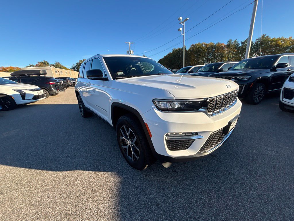 Certified 2025 Jeep Grand Cherokee Limited AWD/4WD image 7