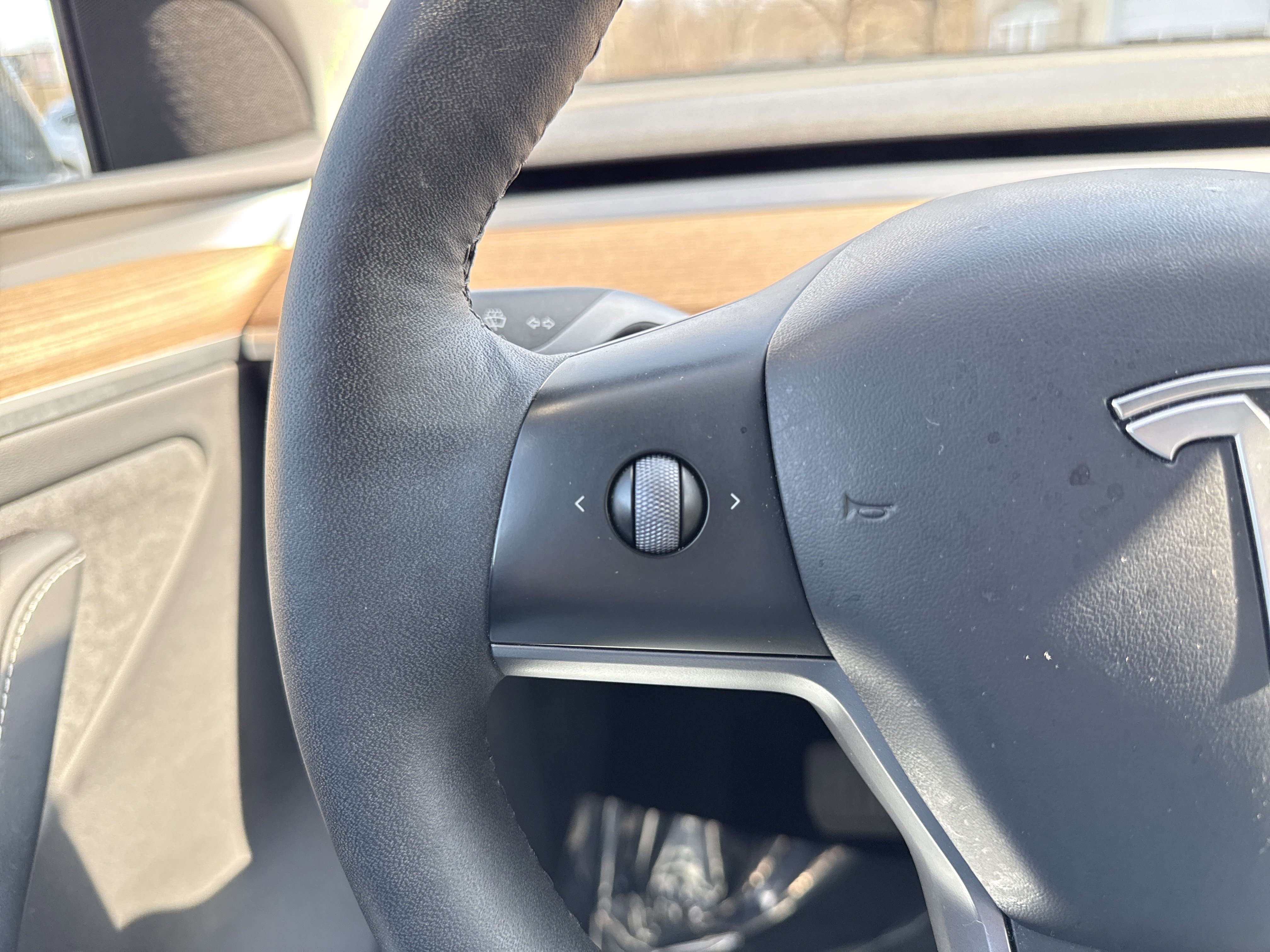 Used 2024 Tesla Model Y Long Range image 28