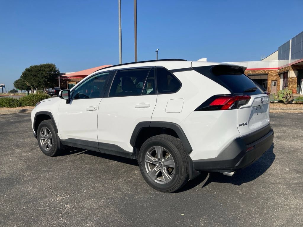 Used 2024 Toyota RAV4 XLE w/ Convenience Package FWD image 7