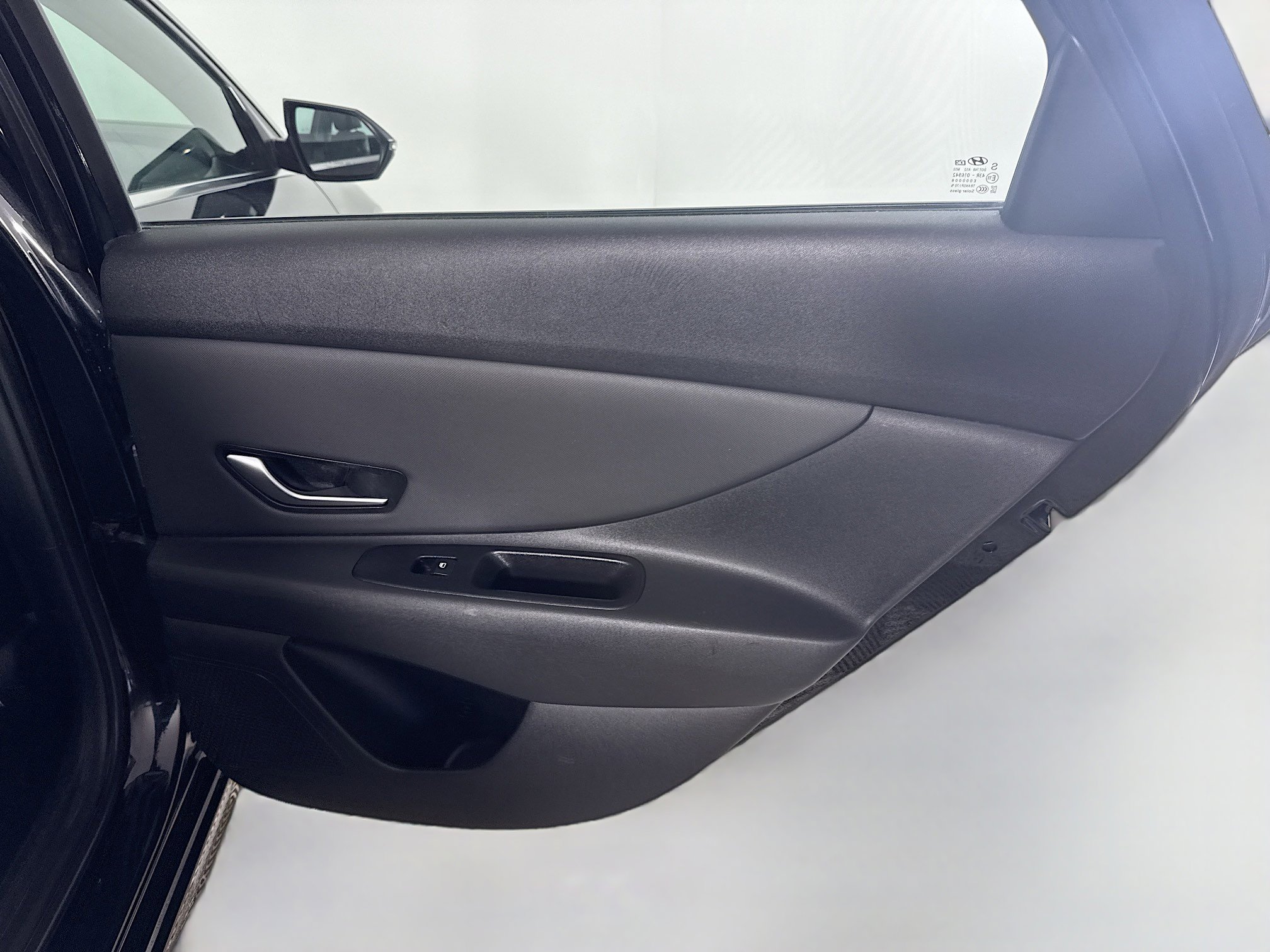 Used 2021 Hyundai Elantra Limited image 28