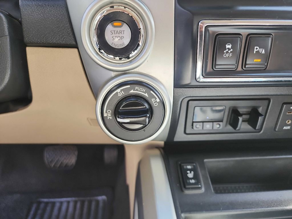 Used 2016 Nissan Titan SL AWD/4WD image 28