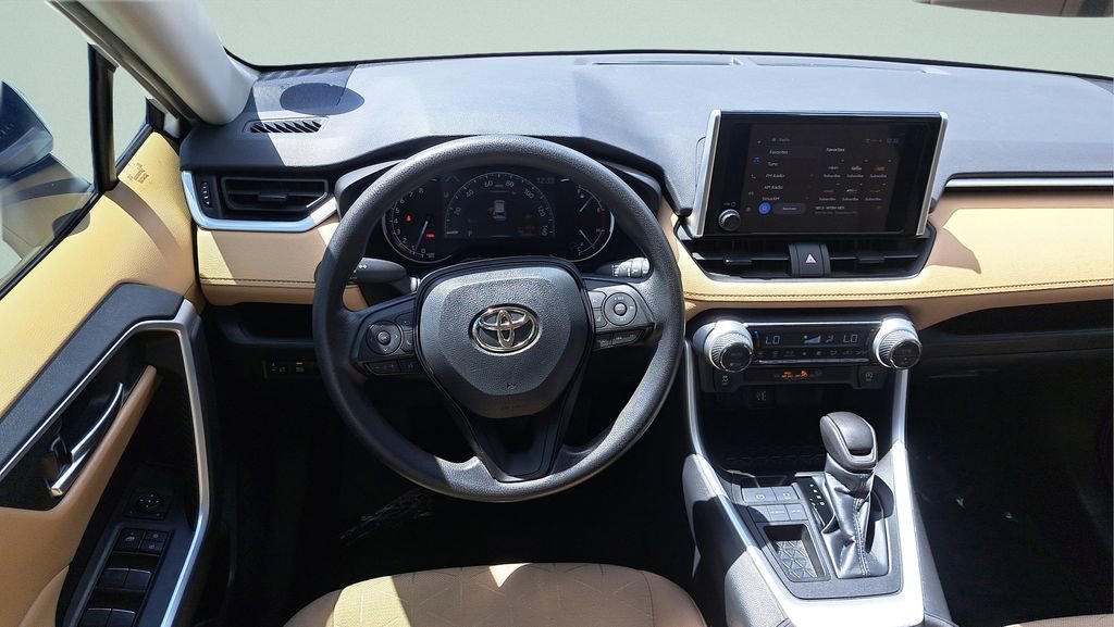 Used 2023 Toyota RAV4 XLE image 15