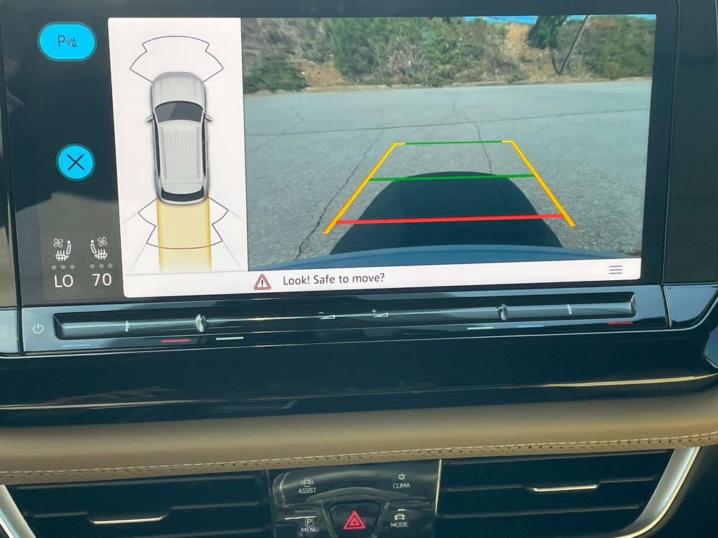 Used 2025 Volkswagen Atlas Cross Sport SE image 25