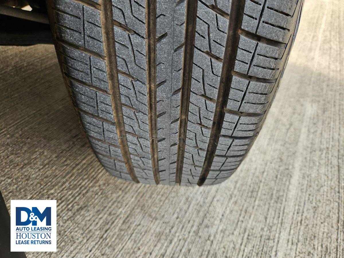 Used 2022 Toyota Highlander XLE image 19