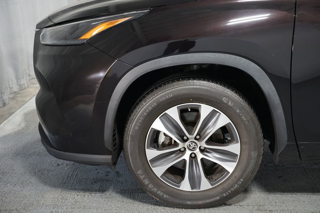 Used 2022 Toyota Highlander XLE image 5