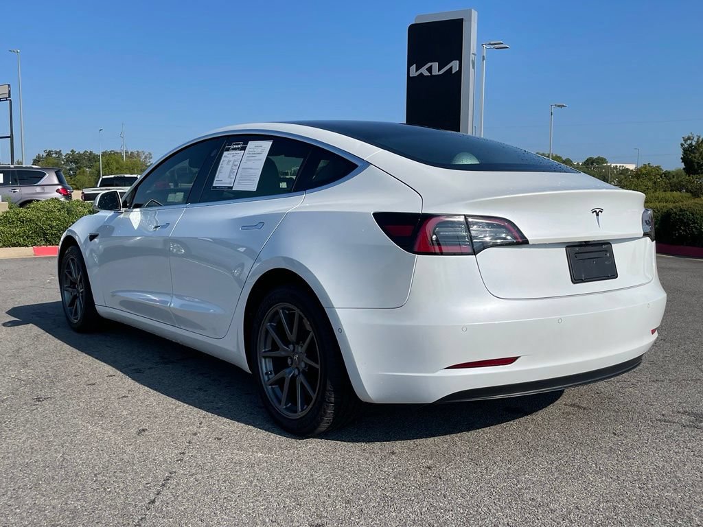 Used 2020 Tesla Model 3 Standard Range RWD image 5