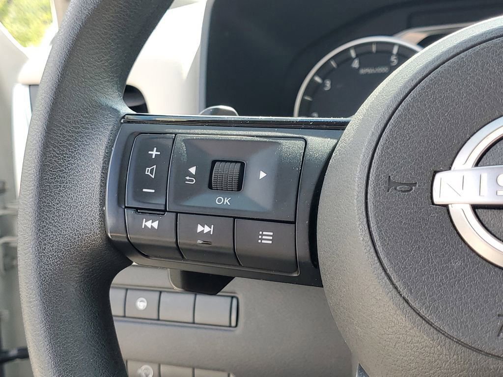 Used 2023 Nissan Rogue SV AWD/4WD image 23
