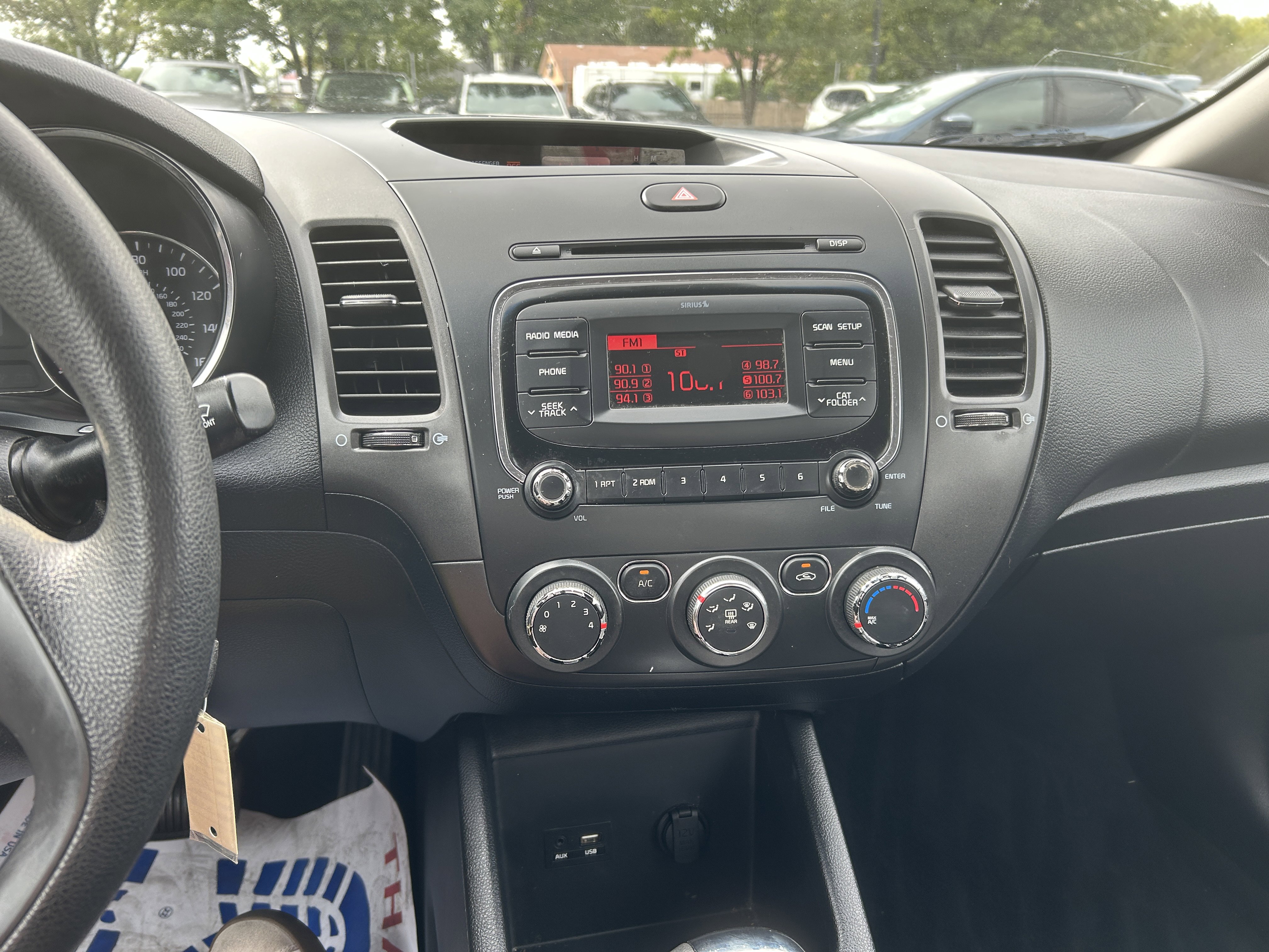 Used 2017 Kia Forte LX image 10