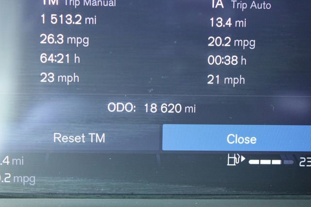 Used 2025 Volvo XC40 B5 Core image 28