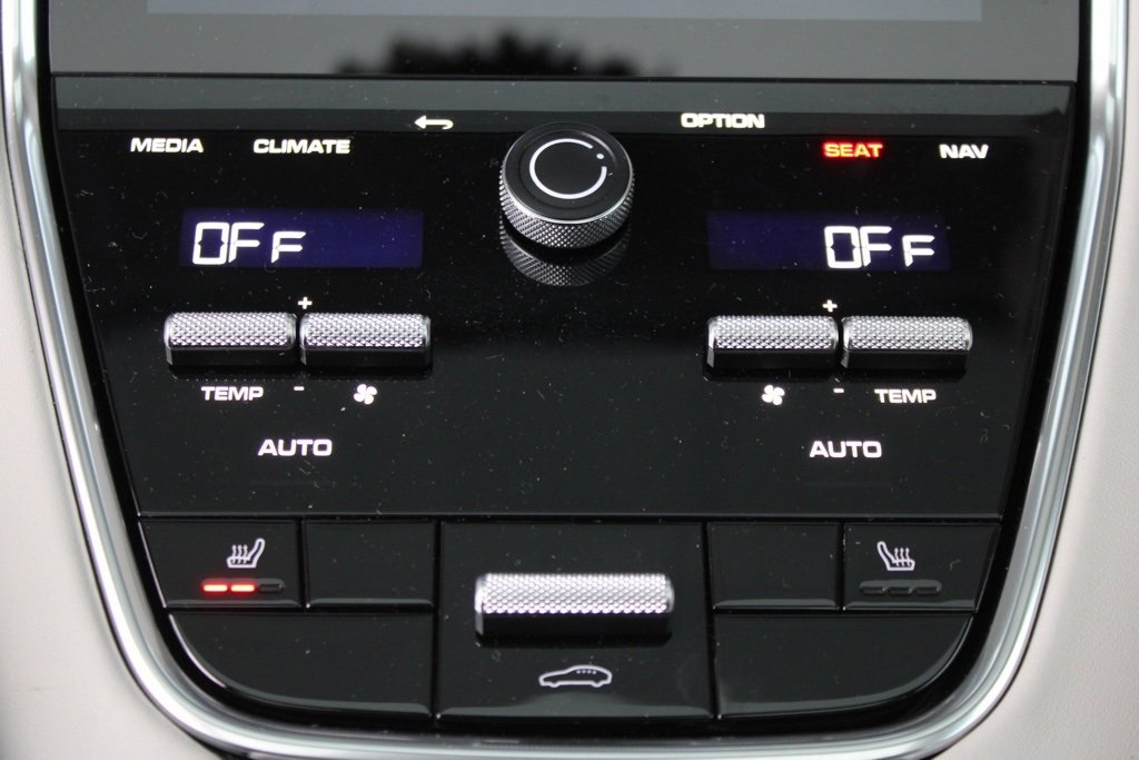 Used 2023 Porsche Panamera 4 image 35