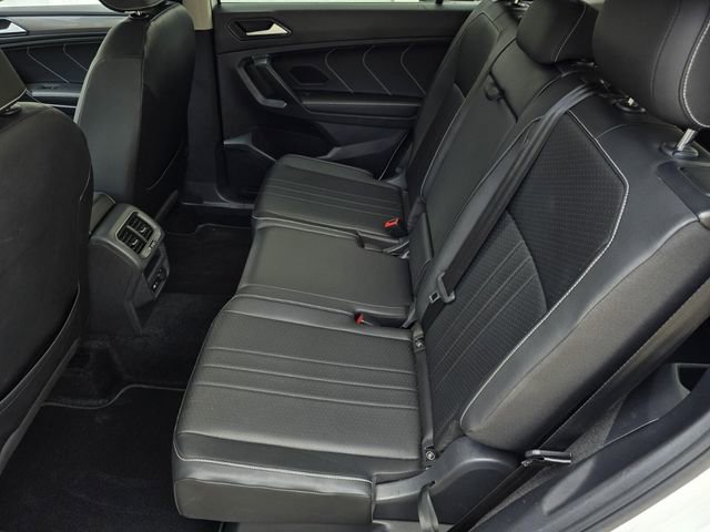 Used 2023 Volkswagen Tiguan SE image 29