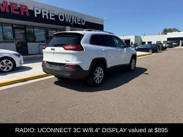 Used 2017 Jeep Cherokee Latitude w/ Cold Weather Group AWD/4WD image 4
