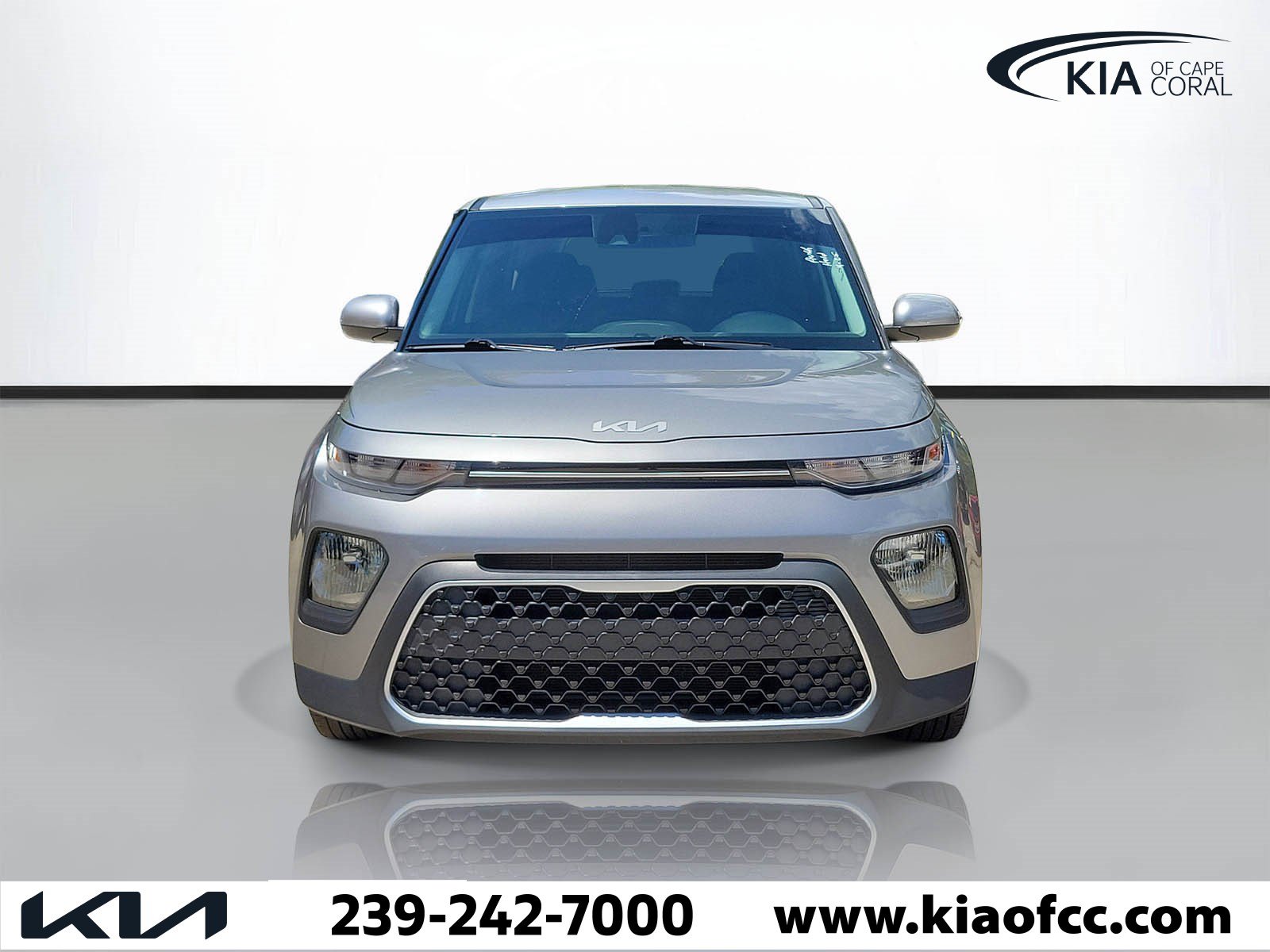 Used 2022 Kia Soul LX w/ Technology Package FWD image 2