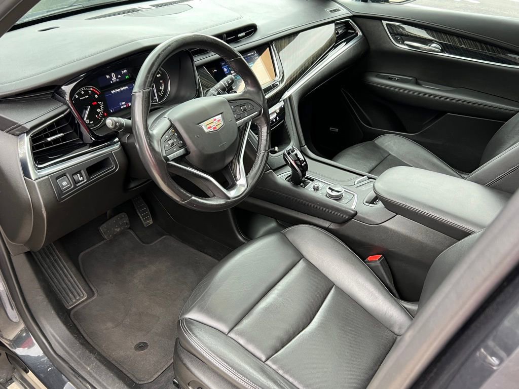 Used 2022 Cadillac XT6 Premium Luxury image 8