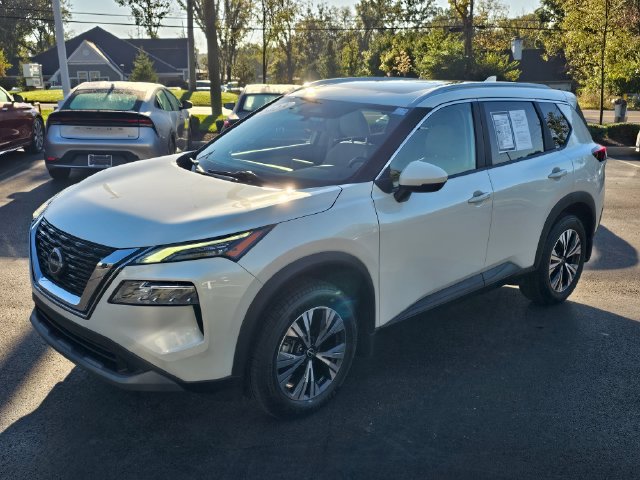 Used 2023 Nissan Rogue SV w/ SV Premium Package AWD/4WD image 4
