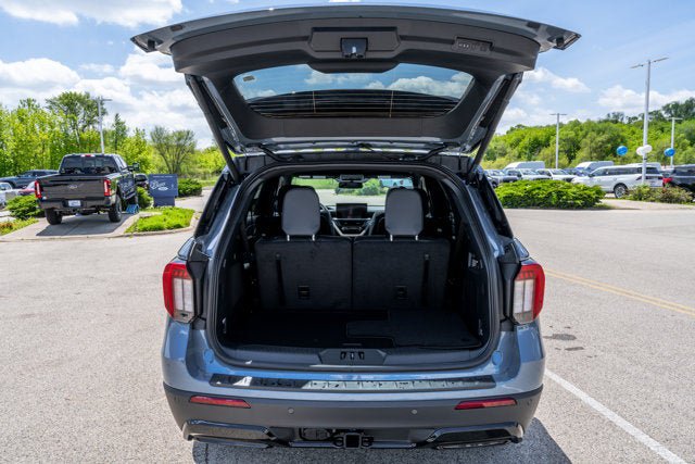 New 2026 Ford Explorer ST-Line w/ ST-Line Street Pack AWD/4WD image 5