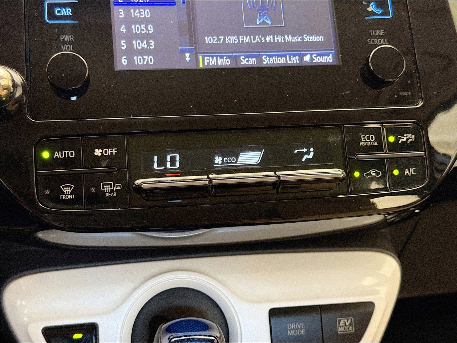 Used 2016 Toyota Prius Two FWD image 10