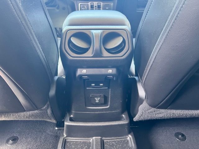 Used 2023 Jeep Wrangler Unlimited Sahara image 38