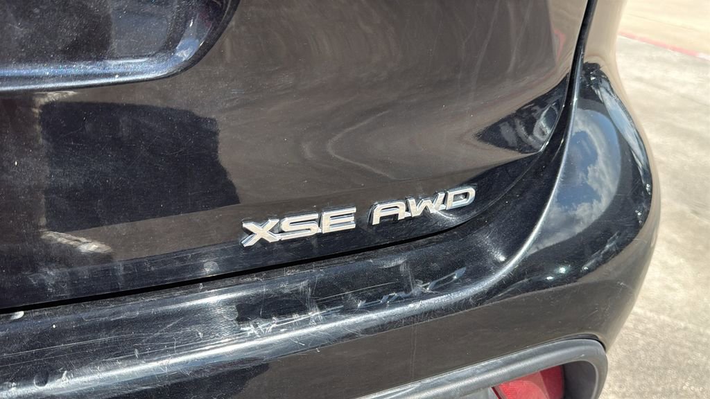 Used 2025 Toyota Highlander XSE AWD/4WD image 6