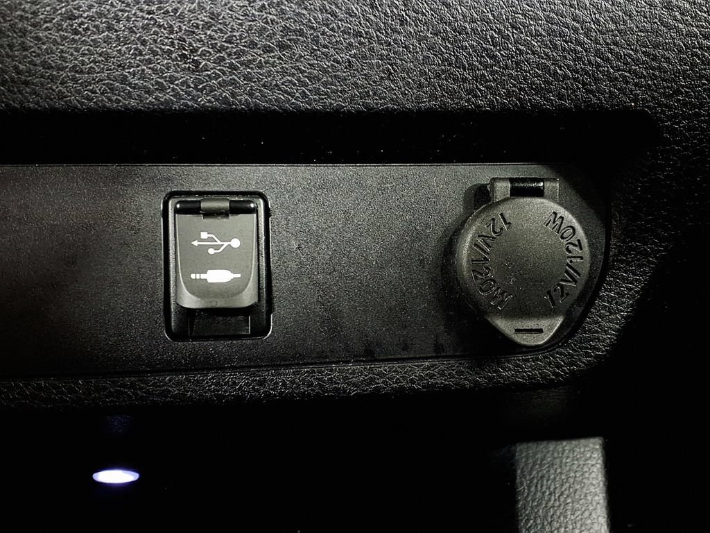 Used 2017 Toyota Tacoma SR AWD/4WD image 24