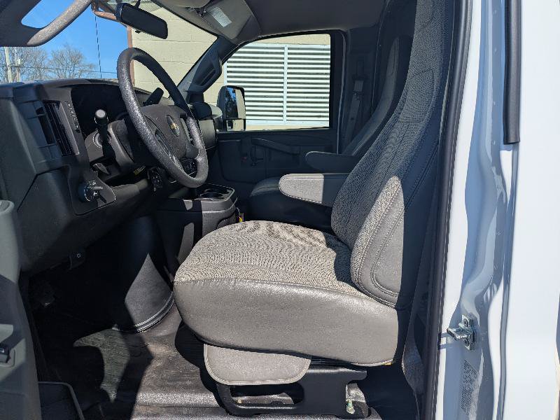 Used 2025 Chevrolet Express 3500 w/ Power Convenience Package RWD image 24