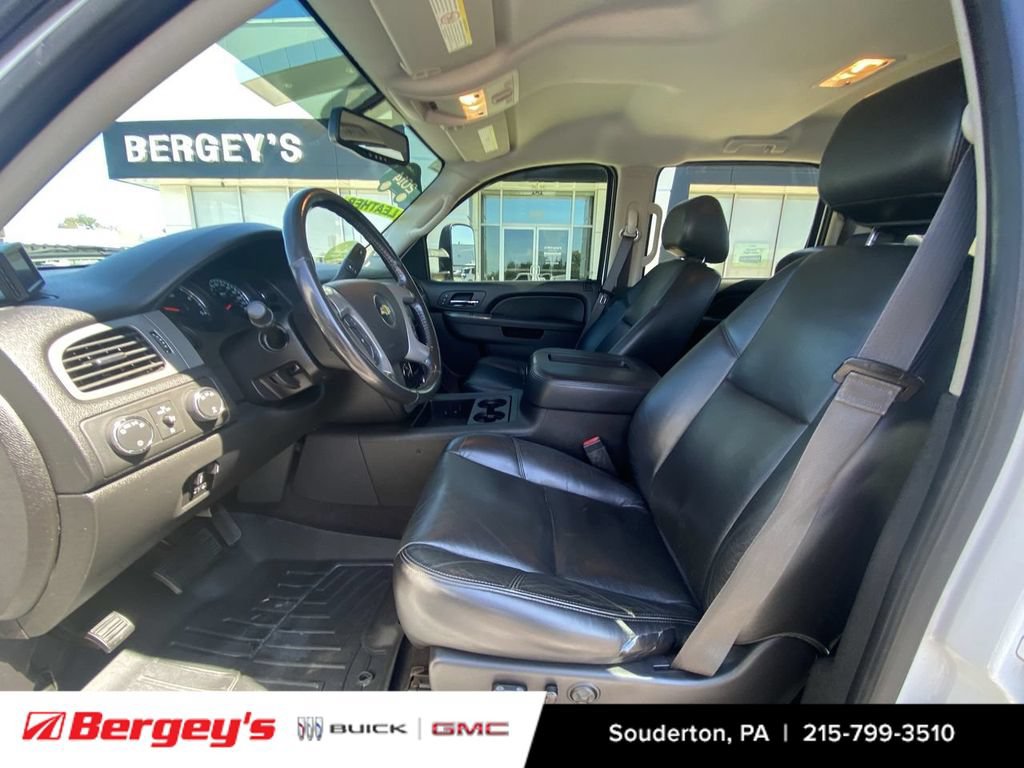 Used 2014 Chevrolet Silverado 3500 LTZ w/ LTZ Plus Package AWD/4WD image 21