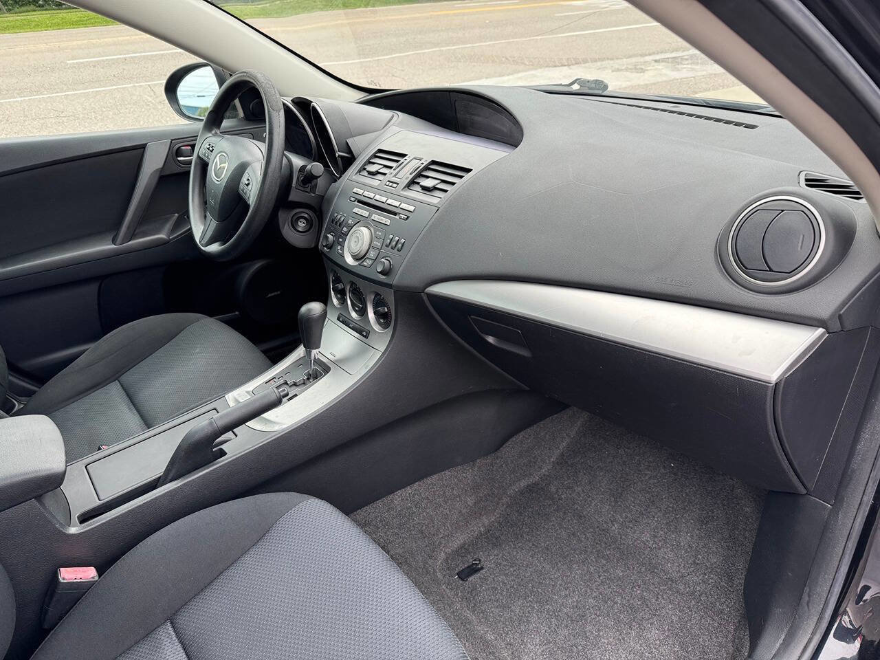 Used 2011 MAZDA MAZDA3 i Touring image 18